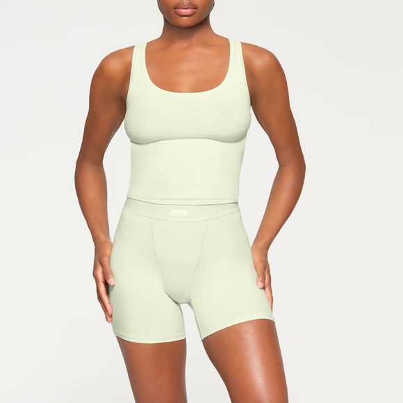 🔥NWT (SET) SKIMS Soft Lounge Tank & Boxer Honeydew 🍈🍈🍈 - Picture 9 of 16